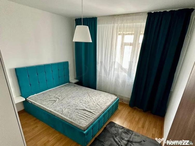 Apartament cu 3 camere decomandat în Tineretului