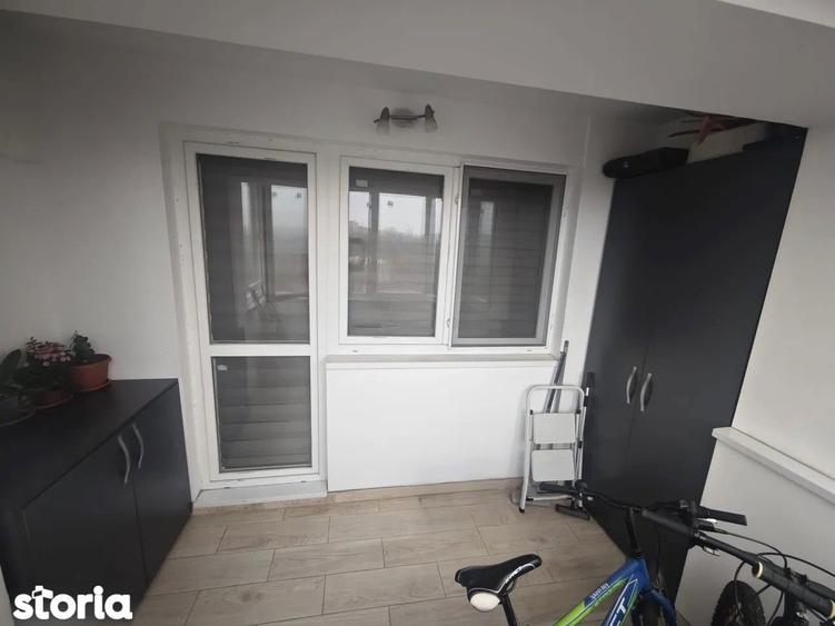 Apartament cu 3 camere decomandat, mobilat în Decebal