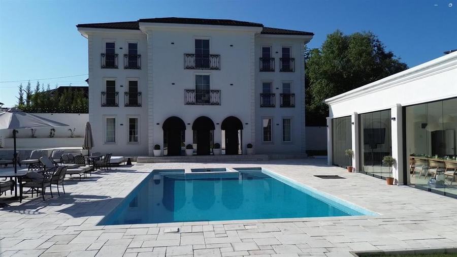 Casă individuală cu 6 camere cu Piscina în Sfântu Ilie