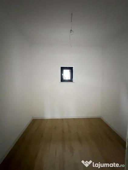 Casă cu 3 camere cu Teren 370 Mp în Central