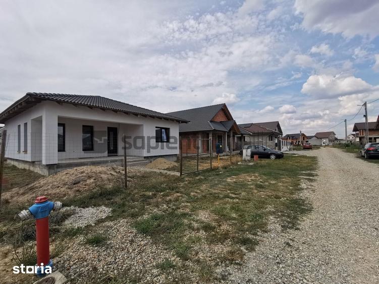 De vanzare casa cu 4 camere, la nivel semifinisat, Cihei - 1
