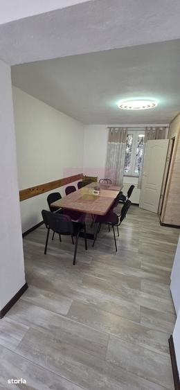 Casă cu 9 camere cu Teren 400 Mp în Zamora