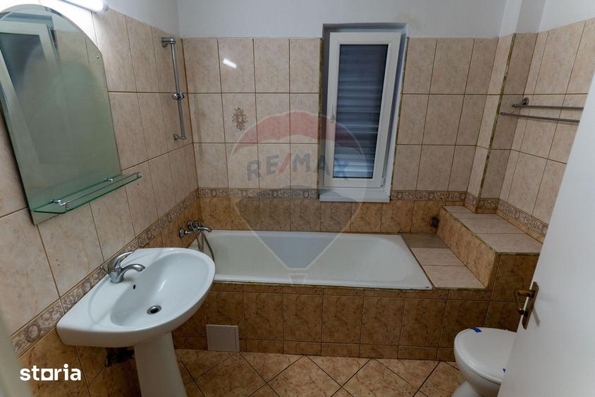 Casă cu 6 camere cu Teren 404 Mp în Centru Vechi