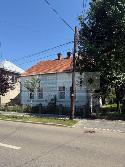 Casă individuală cu 4 camere cu Canalizare în Central