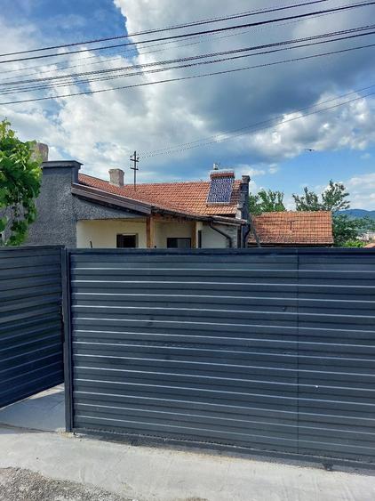 Casă cu 3 camere cu Teren 940 Mp în Central