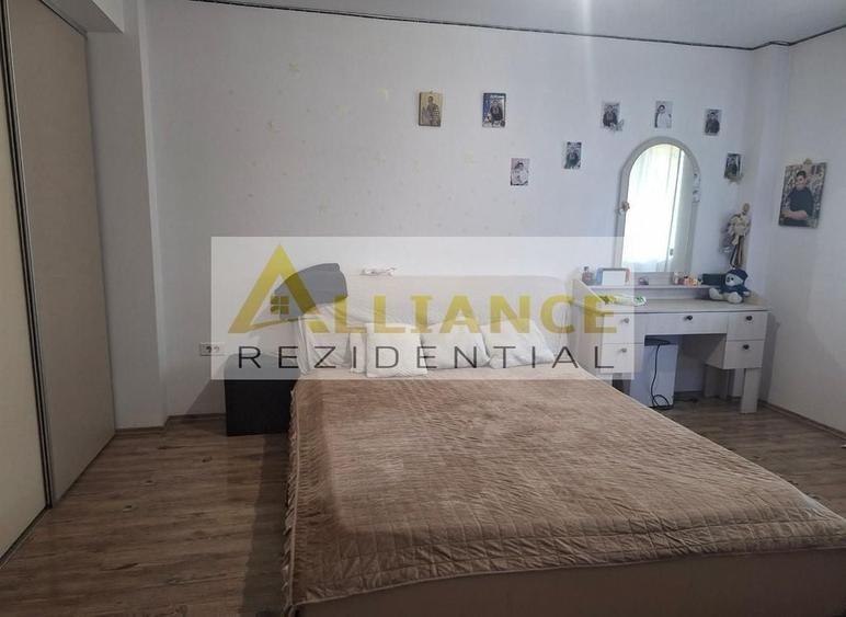 Apartament cu 2 camere decomandat în Central — fotografia 3