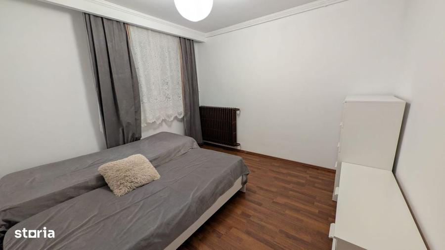Apartament cu 3 camere decomandat în Central