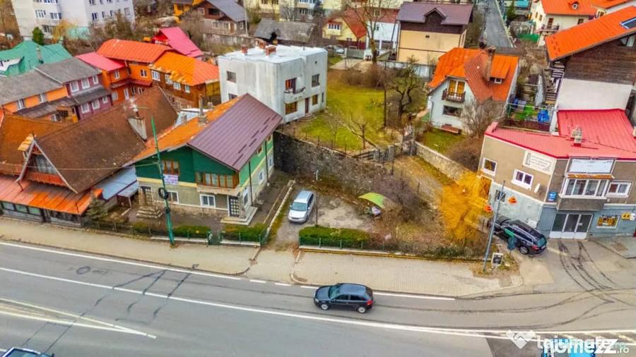 Apartament cu 3 camere decomandat în Calea București