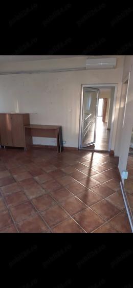 Casă cu 8 camere cu Teren 640 Mp în Aradului