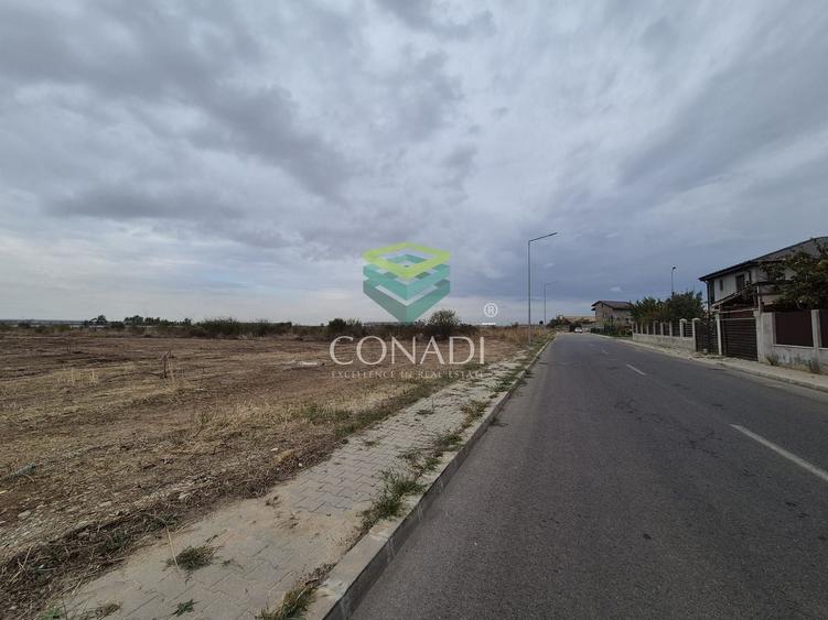 Teren agricol intravilan de 8700 mp, în Central