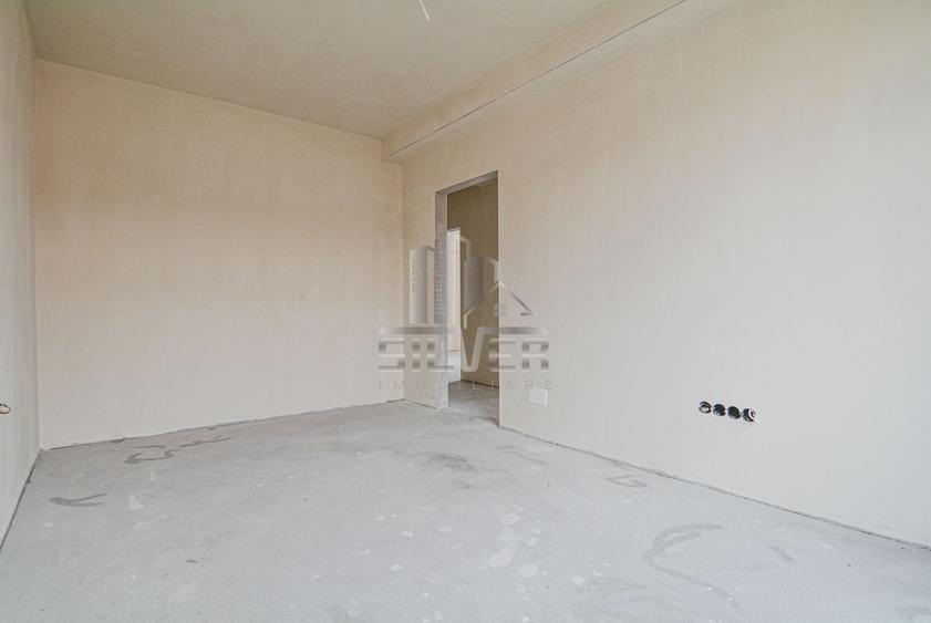Duplex cu 4 camere cu Canalizare în Florești
