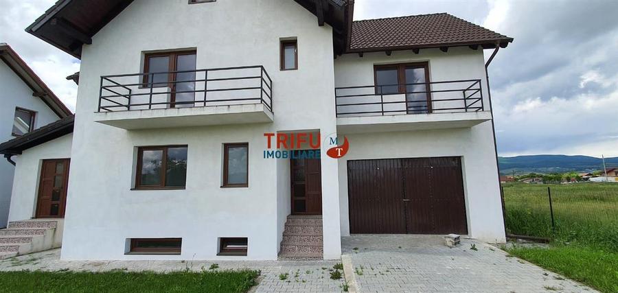 Casă individuală cu 4 camere cu Teren 300 Mp în Partoș