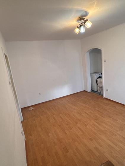 Apartament cu 2 camere nedecomandat în Central