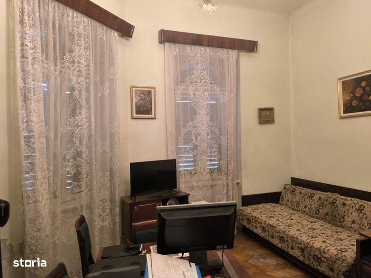 Casă cu 4 camere în Central