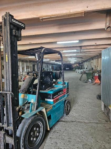 Spațiu industrial, de 1,100 mp, în Bucu