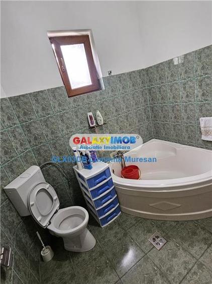 Casă cu 6 camere cu Teren 400 Mp în Exterior Est