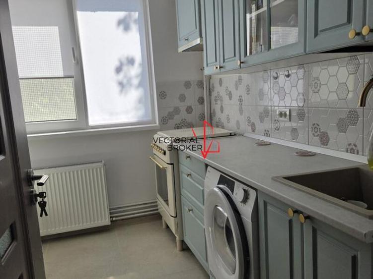 Apartament cu 3 camere semidecomandat în Basarabia