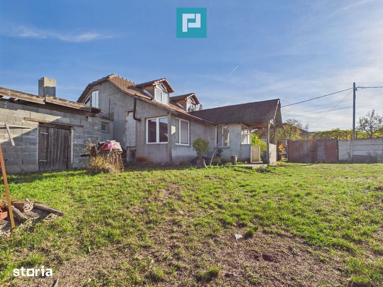 Casă cu 6 camere cu Teren 2610 Mp în Hidiș
