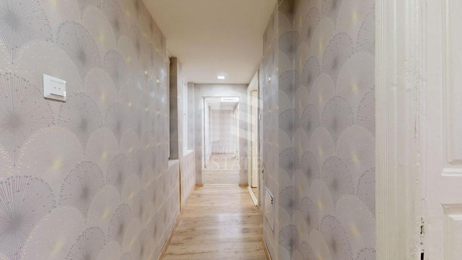 Apartament cu 4 camere decomandat în P-ța Unirii