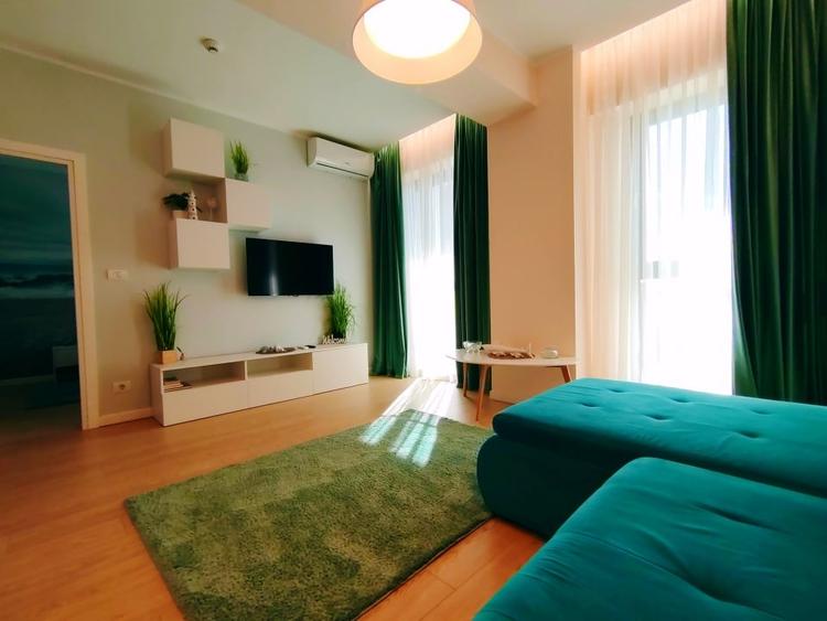 Apartament cu 2 camere decomandat, mobilat în Mamaia