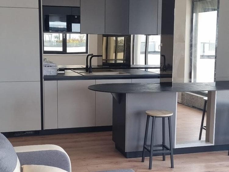 Apartament cu 3 camere semidecomandat în Tunari