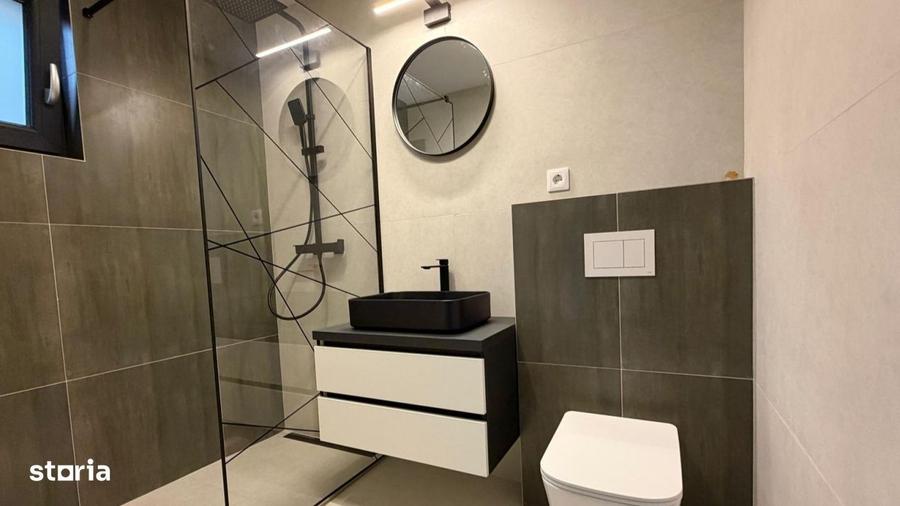 Apartament cu 4 camere decomandat, mobilat în Central