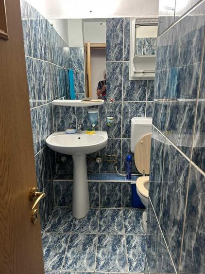 Apartament cu 3 camere semidecomandat în Iancului
