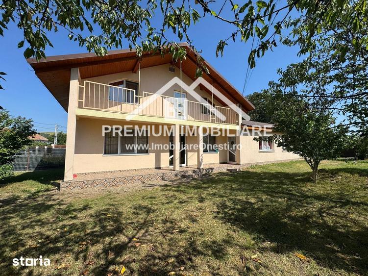 Casă cu Teren 835 Mp în Mănăstirea Cașin