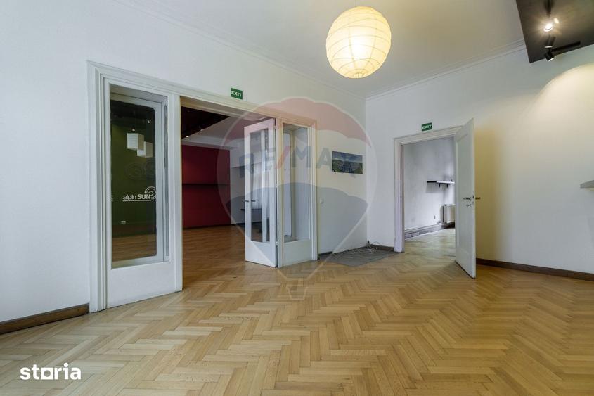 Apartament cu 4 camere în Centrul Istoric