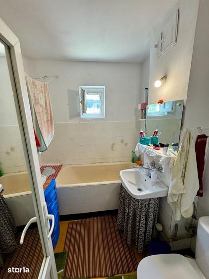 Apartament cu 2 camere decomandat în Podu Roș