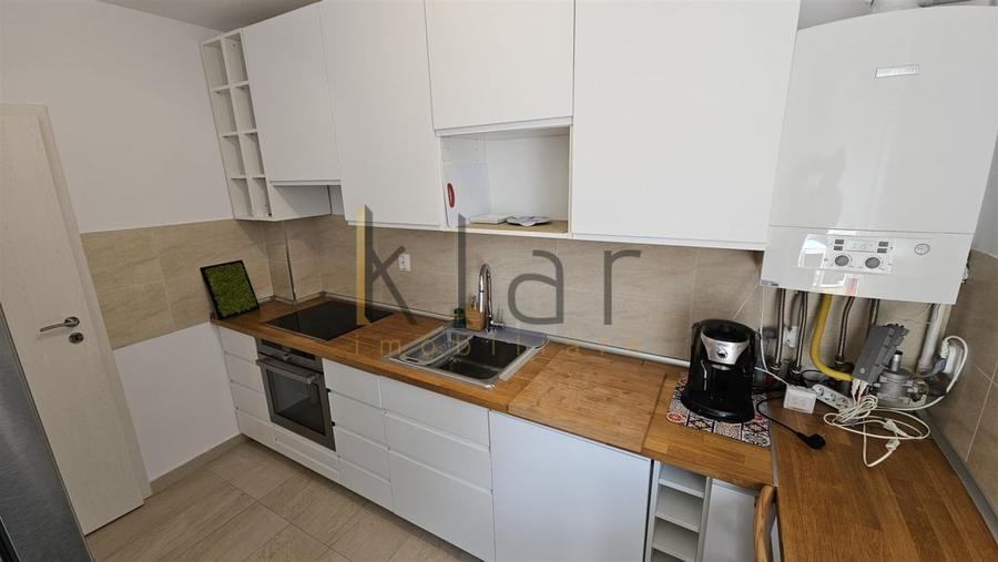 Apartament cu 3 camere semidecomandat, mobilat în Bună Ziua