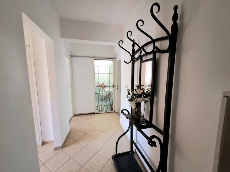 Apartament cu 2 camere decomandat, mobilat în Calea Victoriei