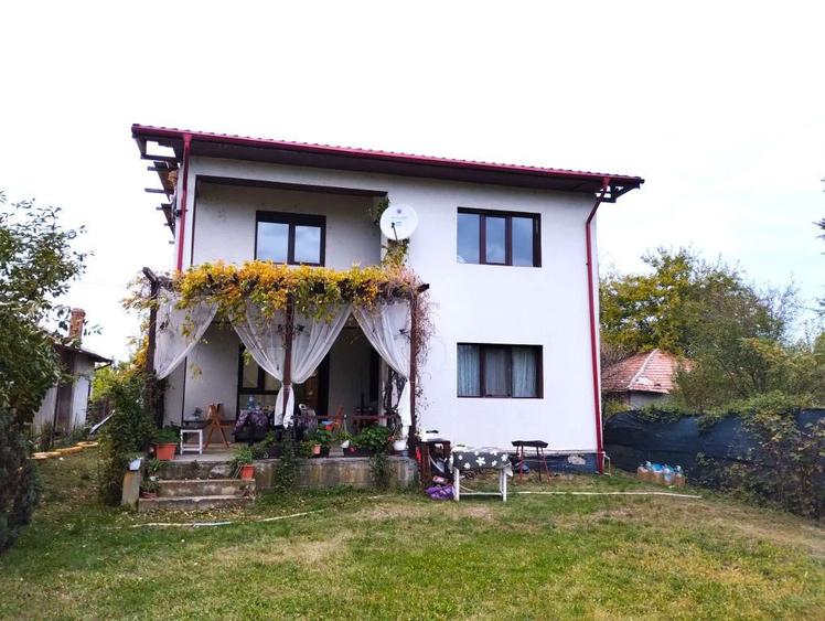 Vila individuala 6 camere, teren 903 mp ! - 1