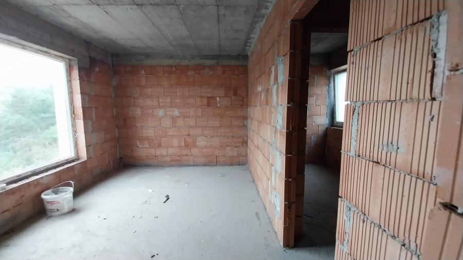Duplex cu 4 camere cu Teren 280 Mp în Florești