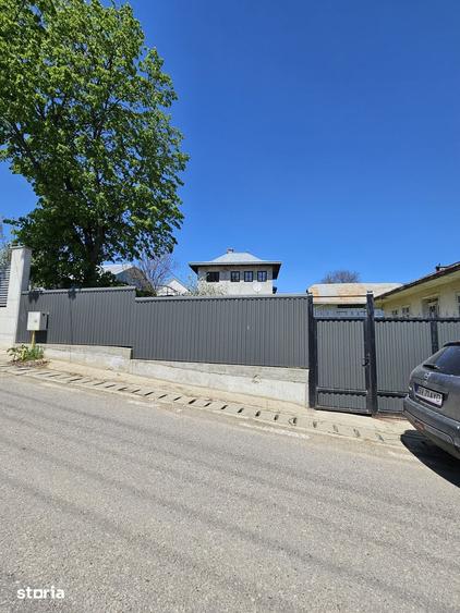 Casă cu 3 camere cu Teren 2500 Mp în Bosanci