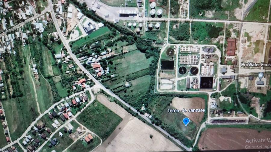 Spațiu comercial, în Est