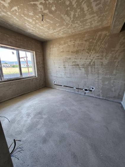 Duplex cu 4 camere cu Canalizare în Florești