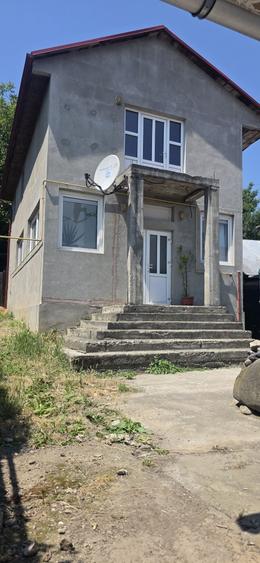 Casă cu 3 camere în Central