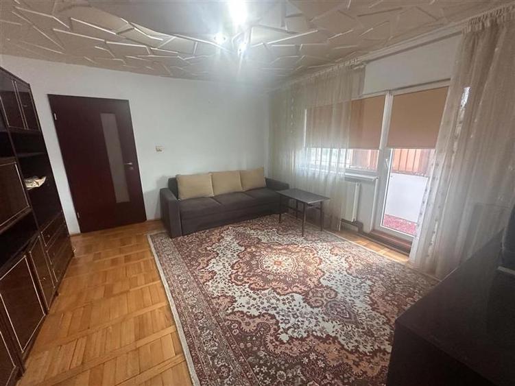 Apartament cu 2 camere semidecomandat, mobilat în Girocului