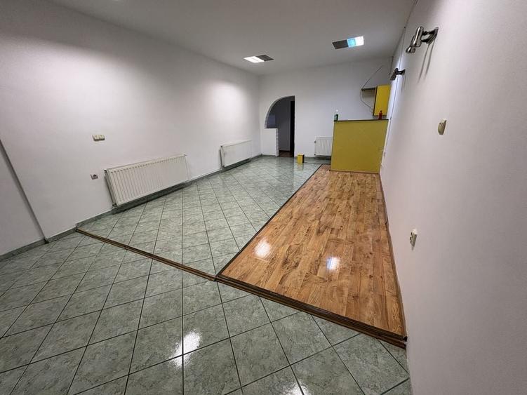 Spațiu comercial, de 90 mp, în Livada