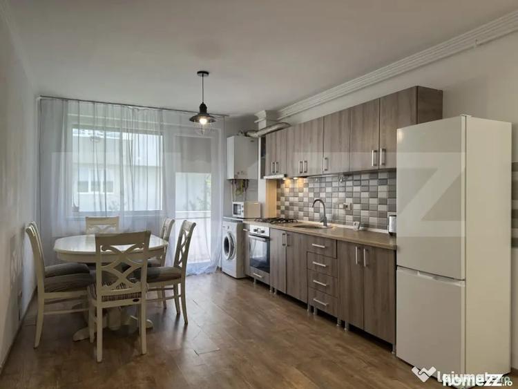 Apartament cu 3 camere semidecomandat în Central