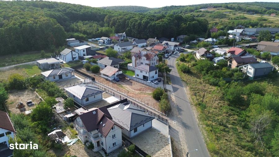 Casă cu 4 camere cu Teren 600 Mp în Central