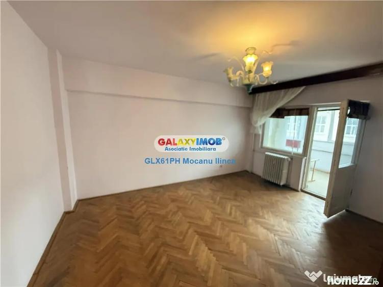 Apartament cu 3 camere decomandat în Republicii