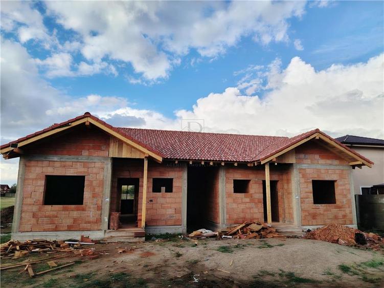 Duplex cu 3 camere cu Canalizare în Moșnița Nouă