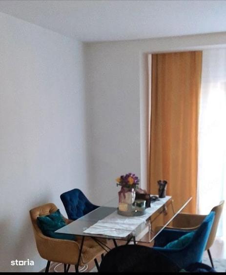 Apartament cu 3 camere decomandat în Florești