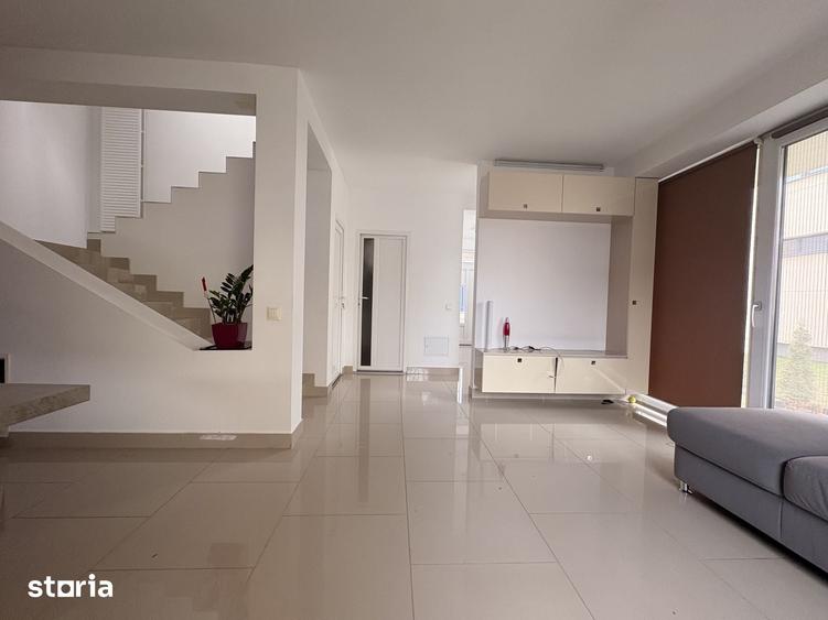 Casă cu 4 camere cu Teren 70 Mp în Europa