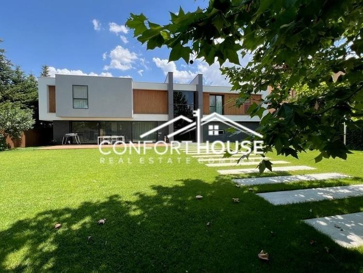 Casă individuală cu 6 camere cu Piscina în Iancu Nicolae