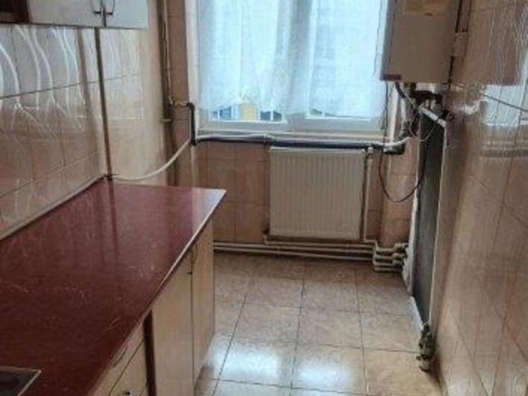 Apartament cu 2 camere semidecomandat în Ferentari
