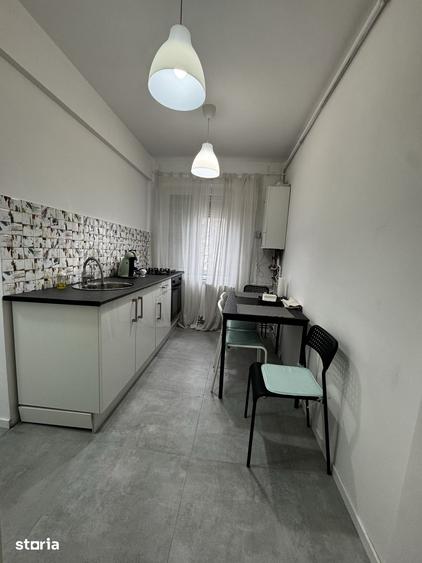 Apartament cu 3 camere decomandat, mobilat în Central