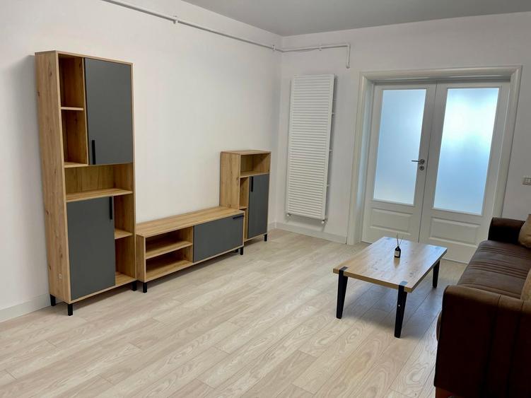 Apartament cu 3 camere decomandat în Chiajna